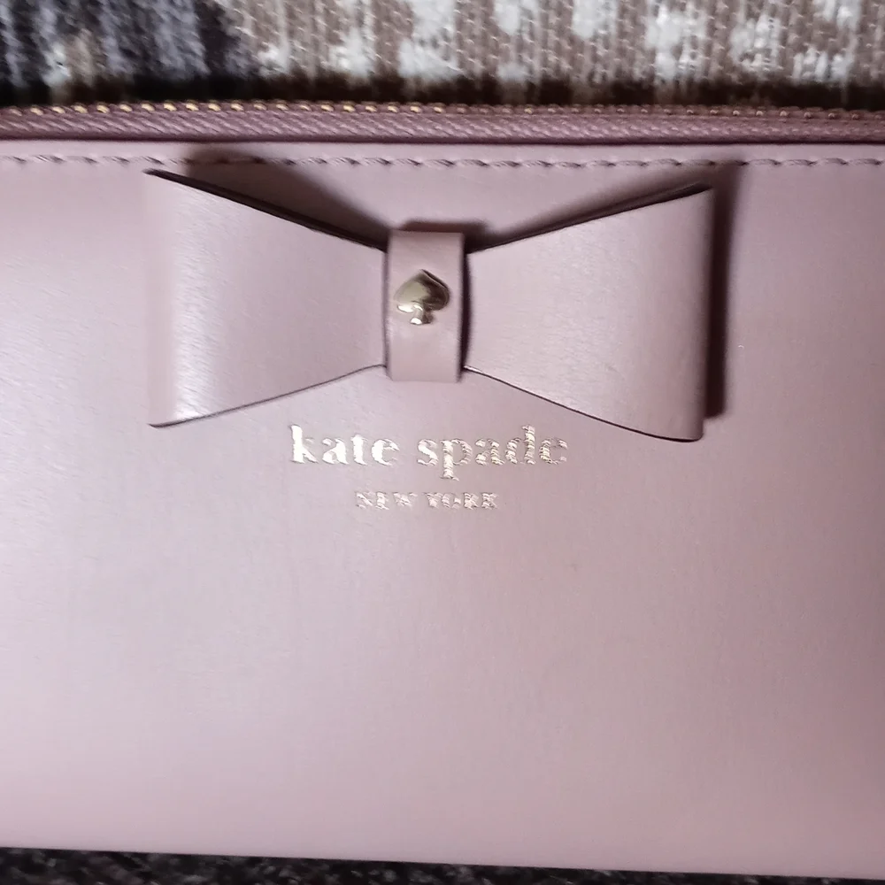 💞HTF Kate Spade💞 - Baldwin Street Nisha Wallet